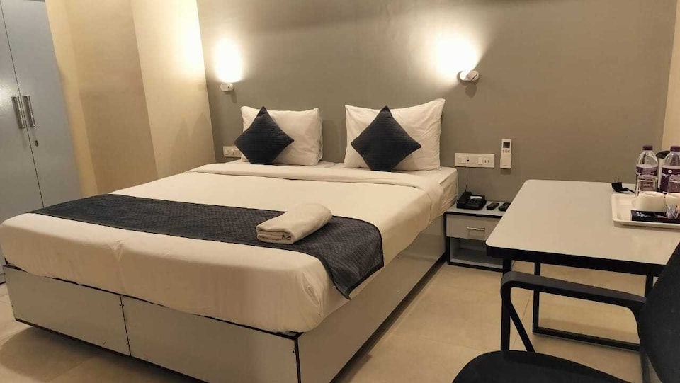 Hotel O IIIT Pune Indu Ville, Katraj Khed Shivapur Pune, Pune