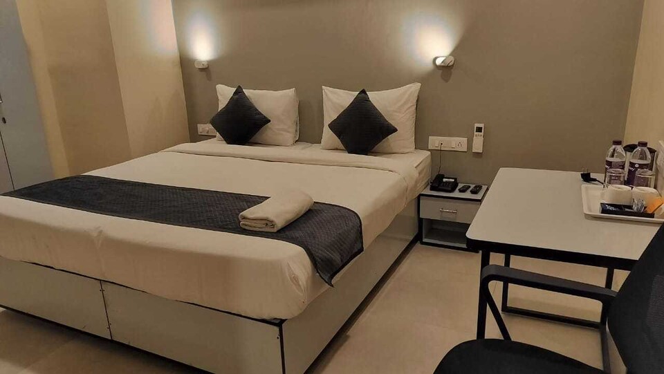 Hotel O IIIT Pune Indu Ville, Katraj Khed Shivapur Pune, Pune