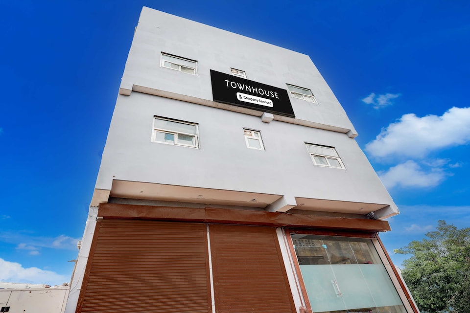 [Day Stay - 12 Hrs Slot : 8 AM to 8 PM] Townhouse Sector 33 Gurgaon, Old Gurgaon, Gurgaon