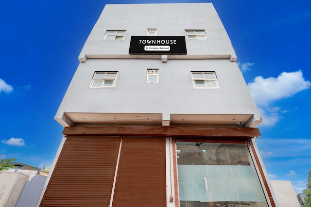 [Day Stay - 12 Hrs Slot : 8 AM to 8 PM] Hotel O Sector 33 Gurgaon