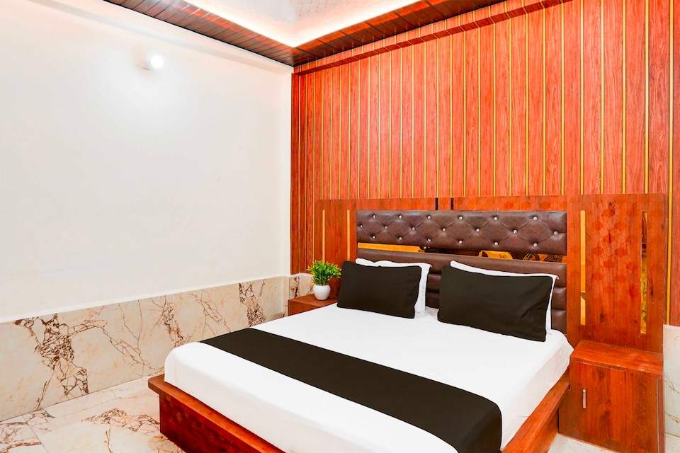 Hotel O Mathura Railway Junction Brij Gaurav Guest House, Mathura Station, Mathura