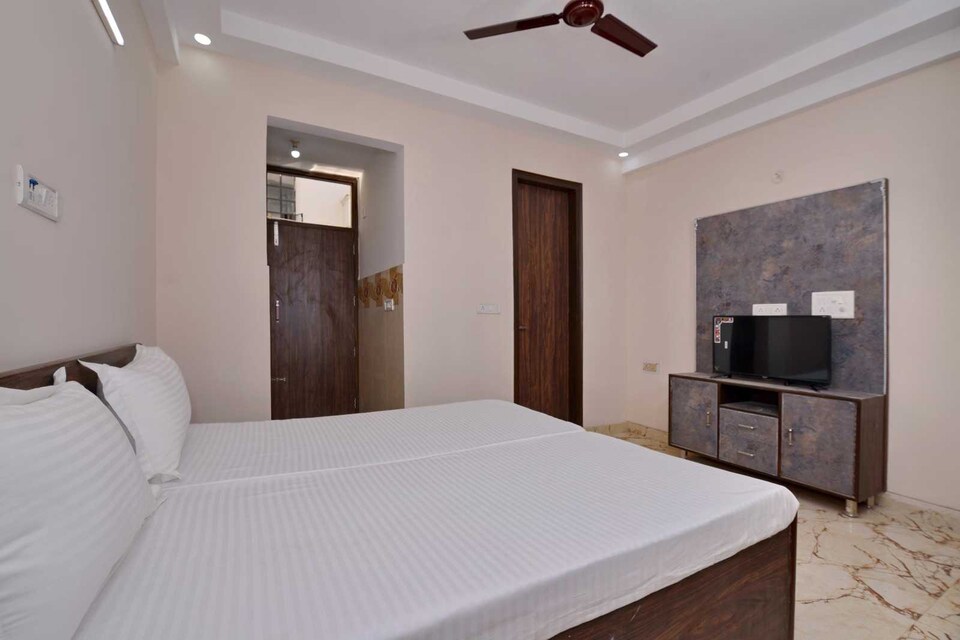Hotel O Gold Souk Mall Gurgaon, HUDA CENTRE 1, Gurgaon
