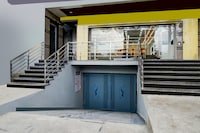 Collection O Meetpet Priyadarshani Park