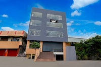 [Day Stay - 12 Hrs Slot : 8 AM to 8 PM] Collection O Chakripuram Near Khusaiguda Bus Stop