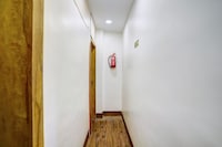 Collection O Mumbai Khar Road Railway Station