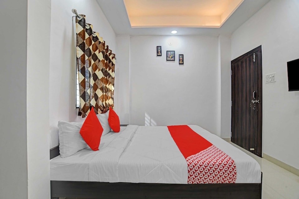 [Day Stay - 12 Hrs Slot : 8 AM to 8 PM] Townhouse Passport Office Indore Rudraksh Inn, Vijay Nagar Indore, Indore