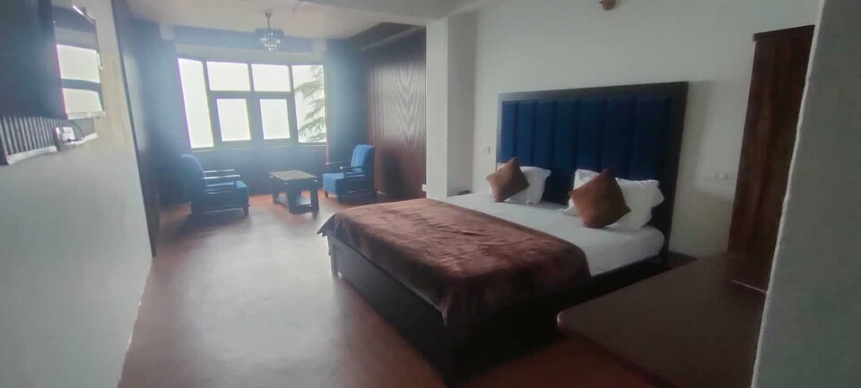 Hotel O Summer Hill Railway Junction Hotel Ganga Palace, Kachighatti- summerhill, Shimla