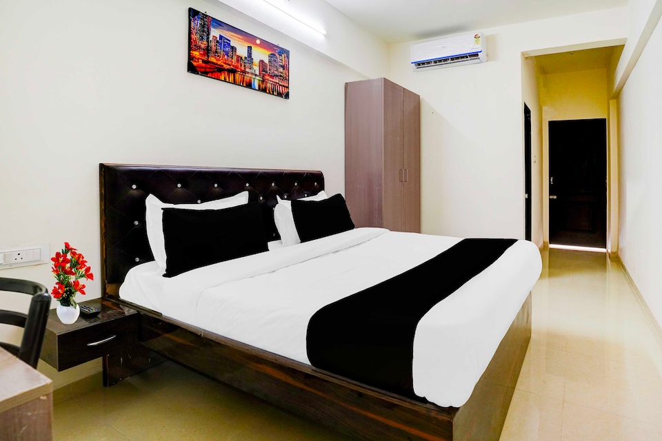 [Day Stay - 8 AM to 8 PM] Collection O Vangani Railway Station Hotel Chadha, Mumbai CST-Churchgate-Colaba, Mumbai