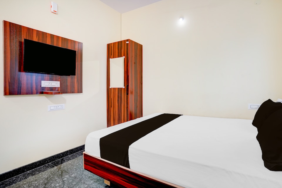 Hotel O SRS BOARDING & LODGING Peenya 2nd Stage, Peenya Bangalore, Bangalore