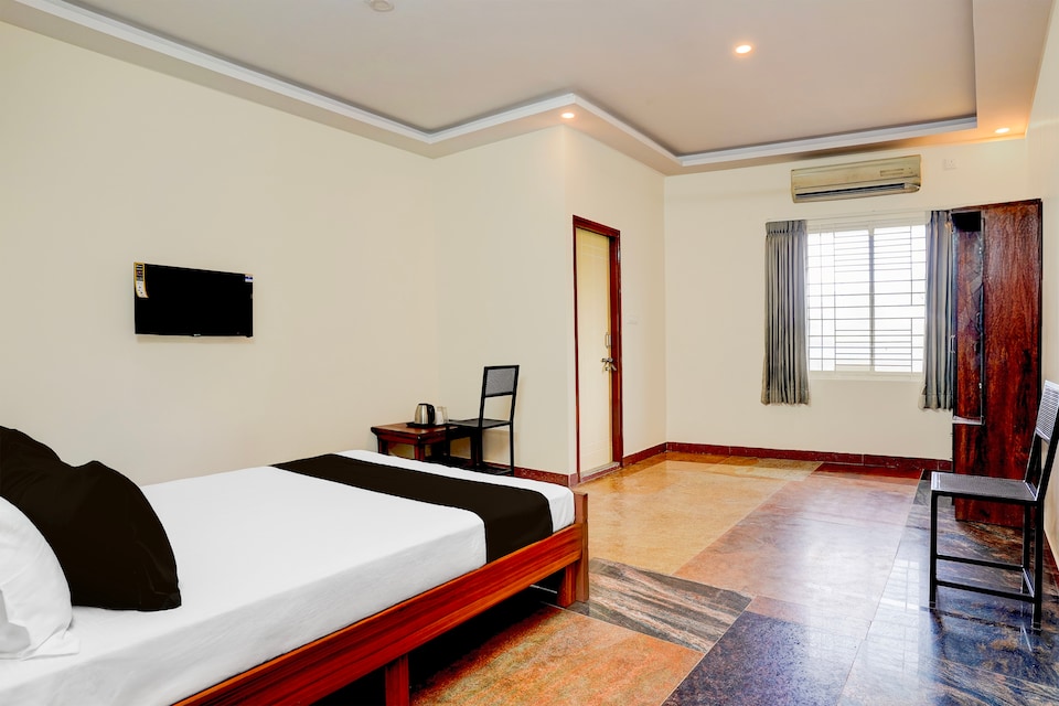 SPOT ON Sj Comforts Boarding And Lodging , Yehalanka Bangalore, Bangalore