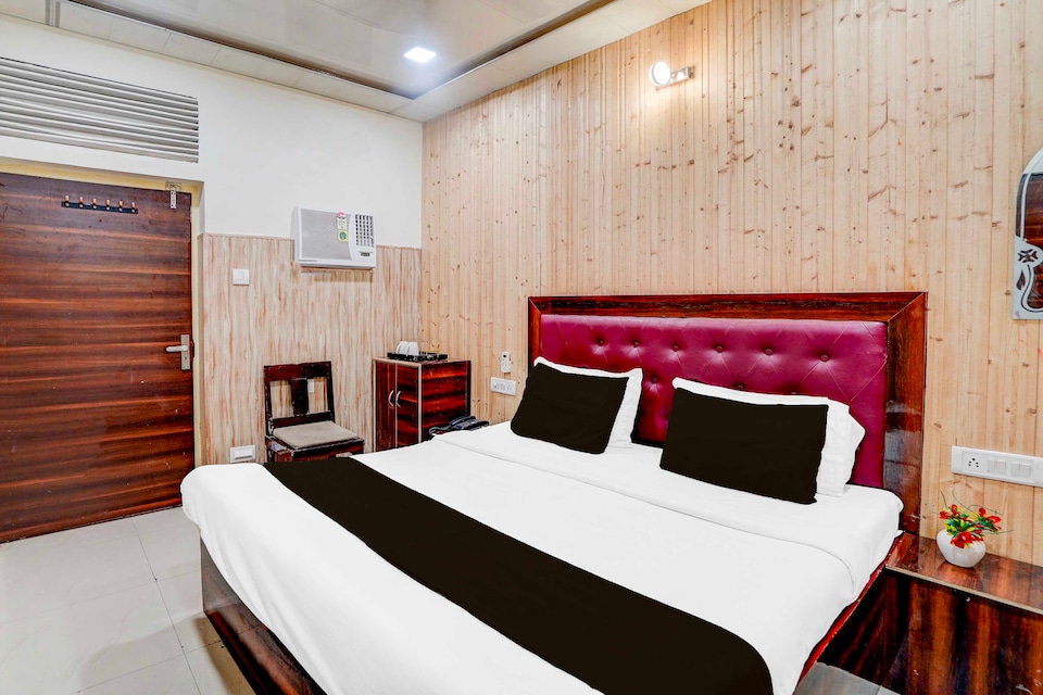 Hotel O Taj Mahal Metro Station, Shilpgram, Agra