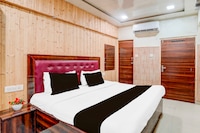 Hotel O Taj Mahal Metro Station