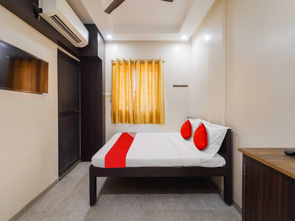 Collection O Thousand Lights Metro Station, Chepauk Chennai, Chennai