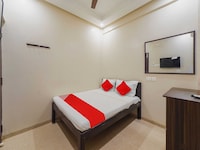 Collection O Thousand Lights Metro Station