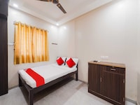 Collection O Thousand Lights Metro Station