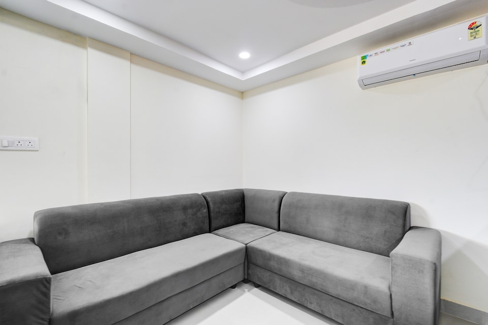 Collection O Hyderabad Victoria Memorial Metro Station, LB Nagar-Uppal, Hyderabad