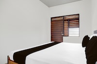 SPOT ON J D Restaurant and Hotel 