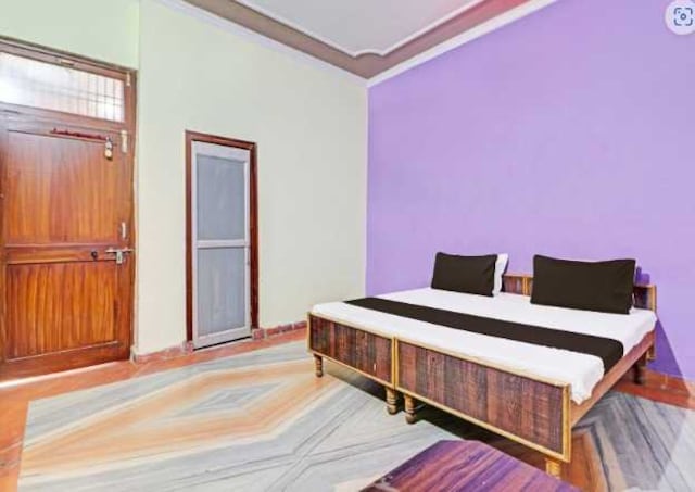 Holiday Guest House