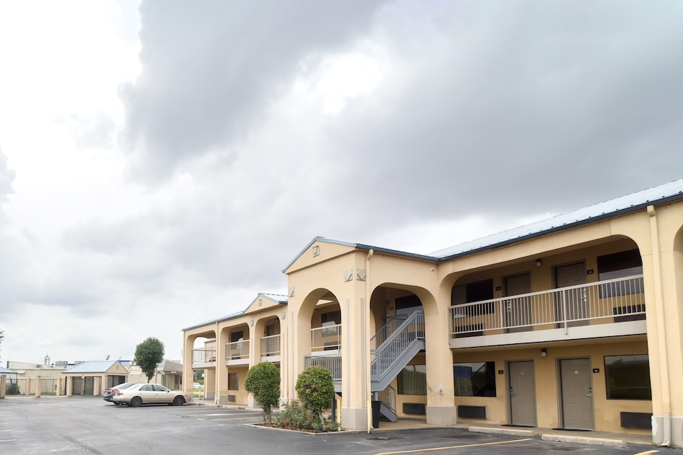 Deerfield Inn By Capital O Blytheville AR I55, Blytheville AR, Blytheville AR