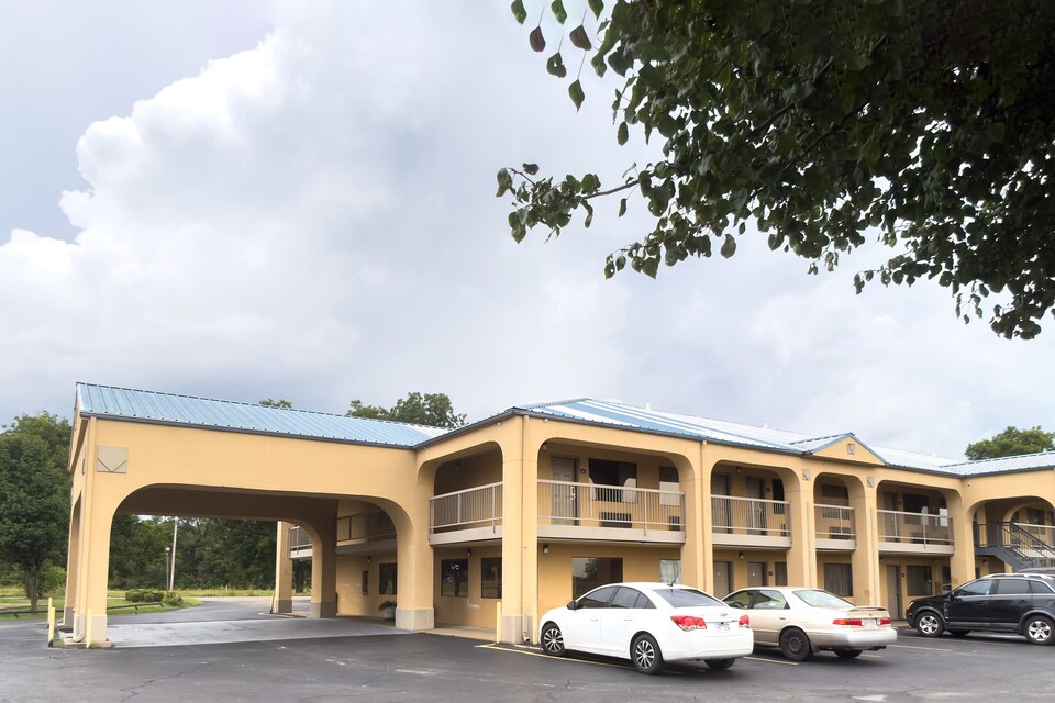 Deerfield Inn By Capital O Blytheville AR I55, Blytheville AR, Blytheville AR