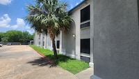 Capital O Fairway Inn - Baytown La Porte TX