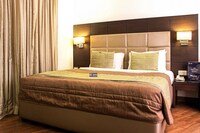 OYO Hotel Africa Avenue Near Lotus Temple