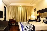 OYO Hotel Africa Avenue Near Lotus Temple