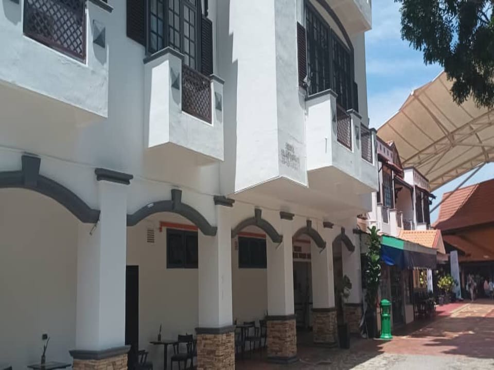 Capital O 91179 Geopark Oriental Village Boutique Hotel, Langkawi Central, Langkawi