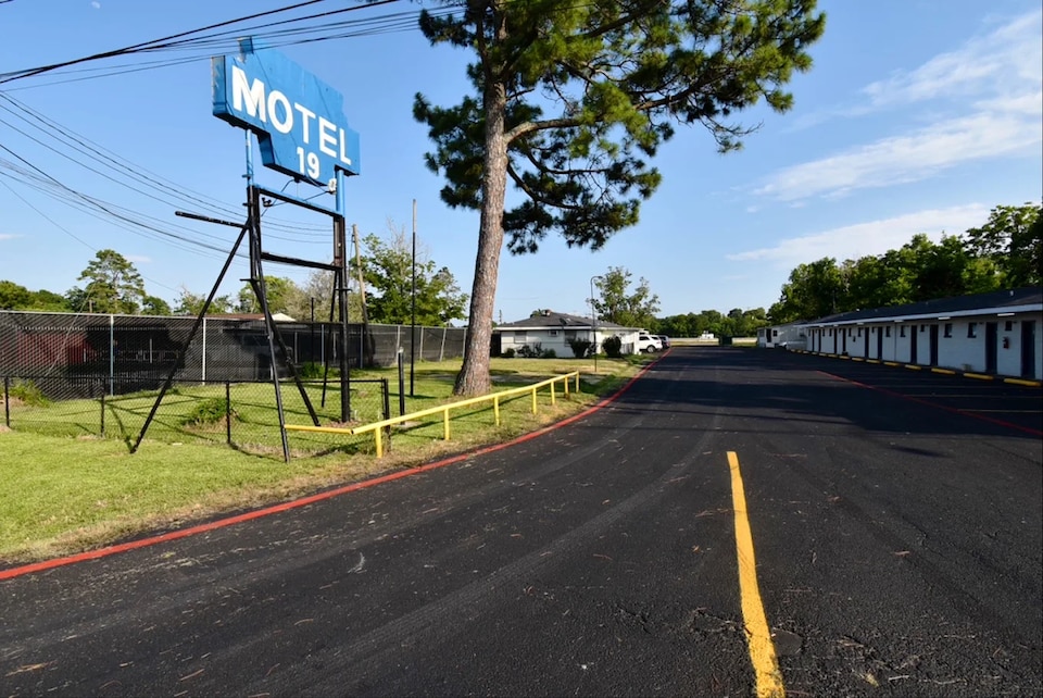 Motel 19 By Capital O Baytown I-10,  Baytown, TX,  Baytown, TX