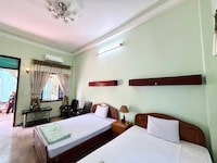 OYO 1297 Hotel Hung Lam