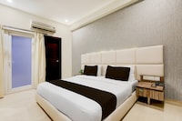 Super Townhouse Hotel Sec- 54 Golf Course Road