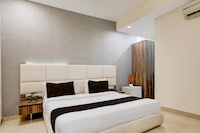 Super Townhouse Hotel Sec- 54 Golf Course Road