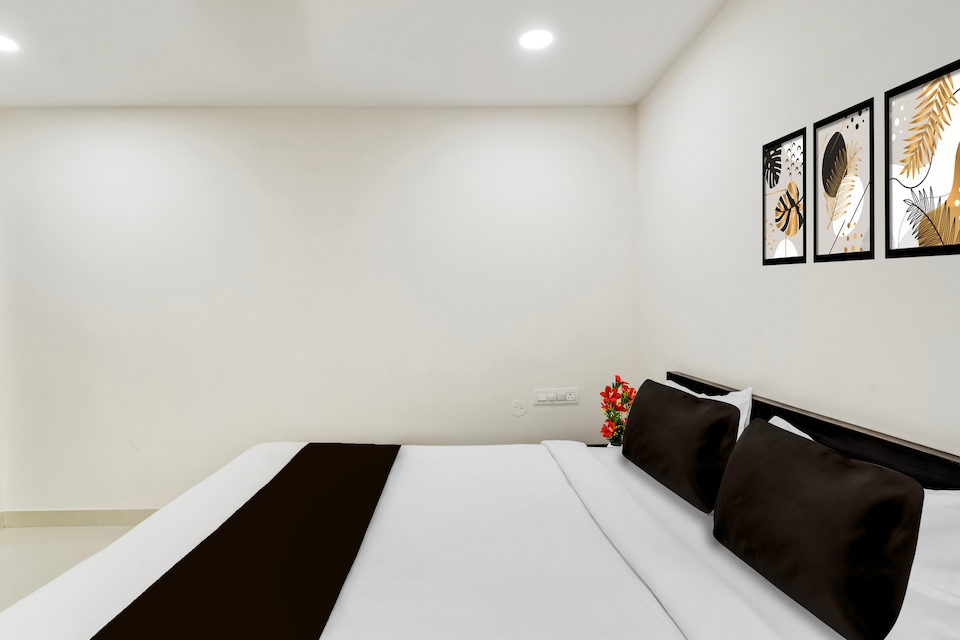 Super Townhouse Golden Temple Manikonda, Gachibowli, Hyderabad