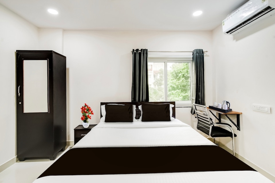 Super Townhouse Golden Temple Manikonda, Gachibowli, Hyderabad