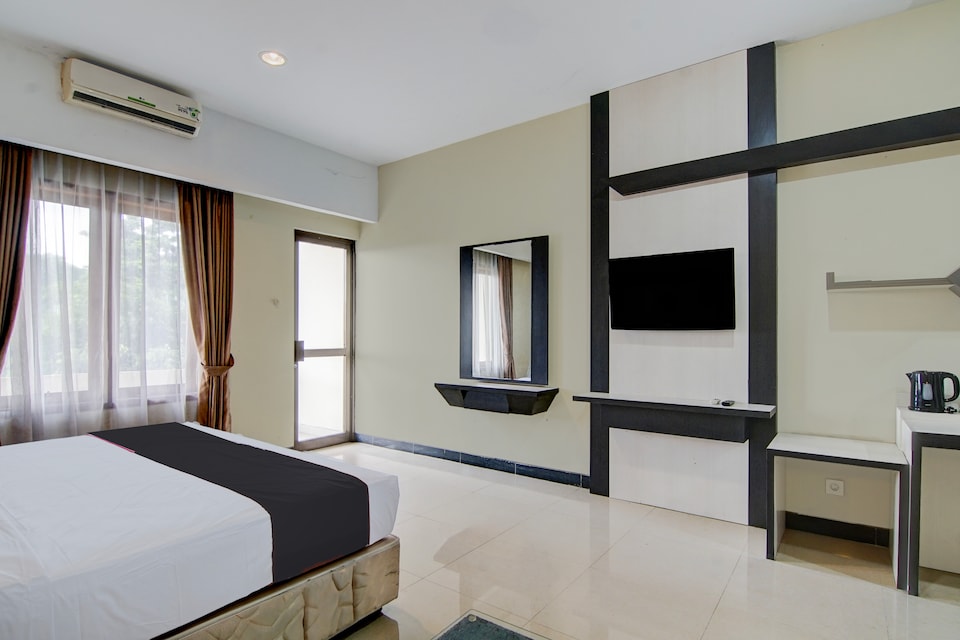 Townhouse Oak Pekanbaru near Mall Pekanbaru formerly Hotel Grand Sahara, Pekanbaru Kota, Pekanbaru