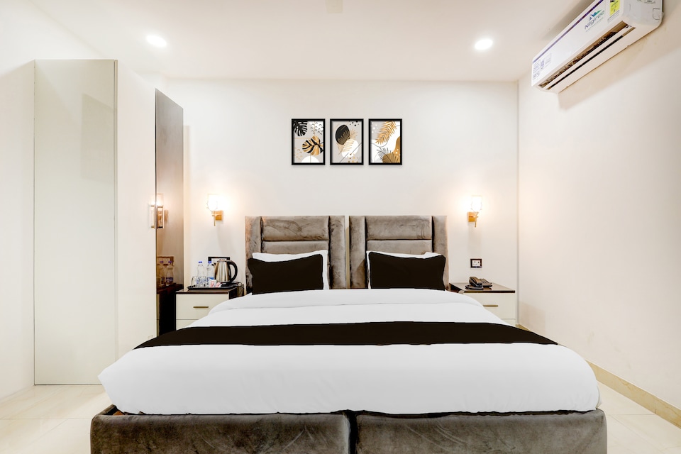 Townhouse The Grand Villa , Chhatarpur Delhi, Delhi