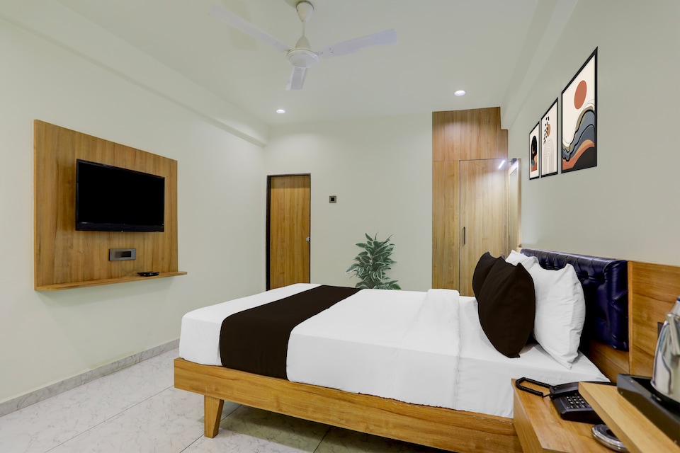 SPOT ON Hotel Rajwadi , Kadodra Surat, Surat