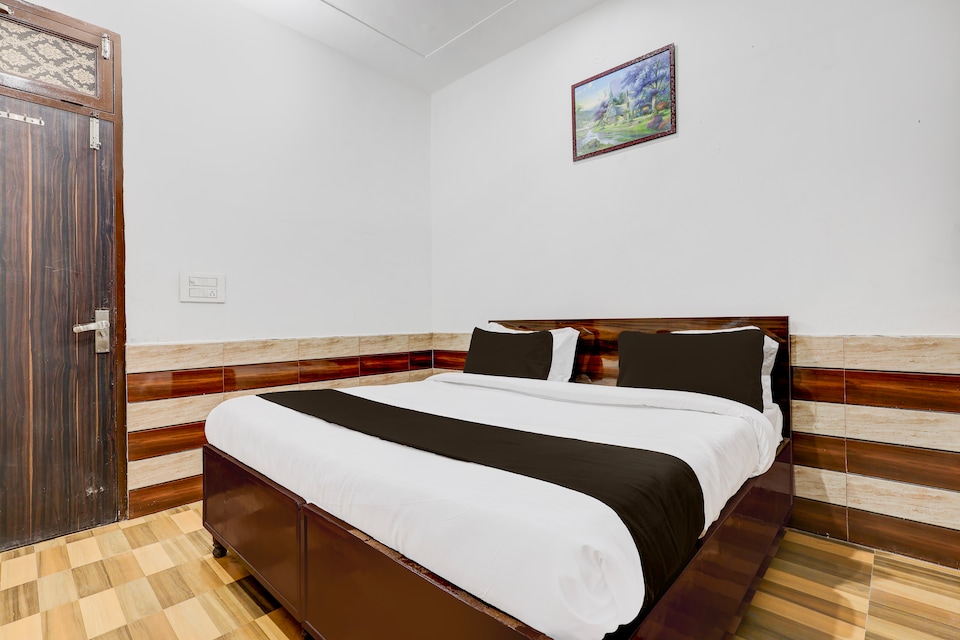 Hotel O Ekant Guest House , Sohna Road, Gurgaon