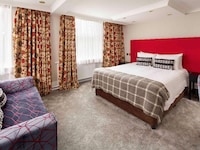 OYO The Lodge Bournemouth