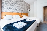 OYO The Lodge Bournemouth