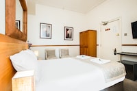 OYO The Lodge Bournemouth