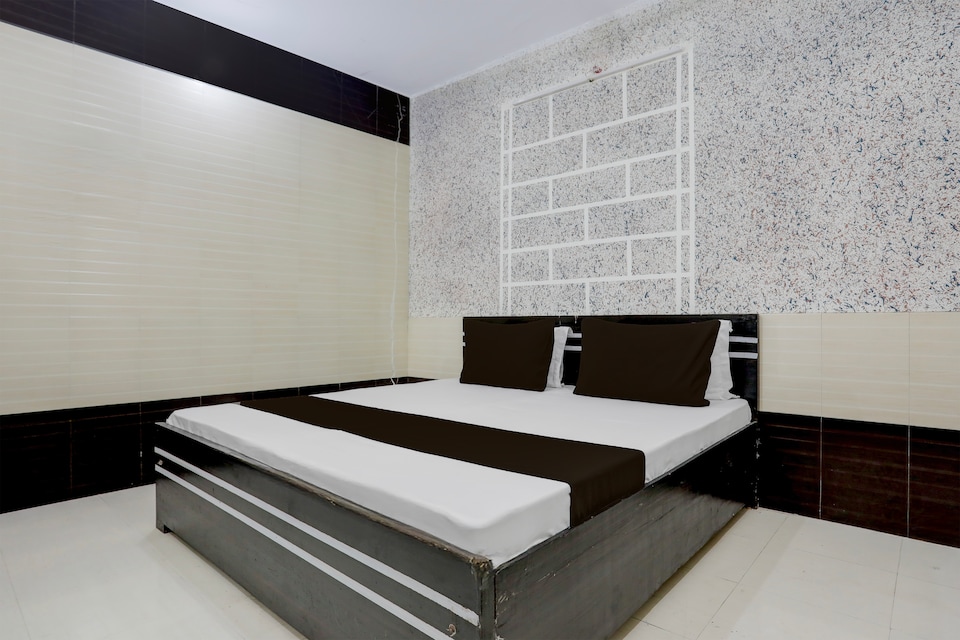 SPOT ON Shyam Shri Lajja Ram, Iskcon Vrindavan, Vrindavan