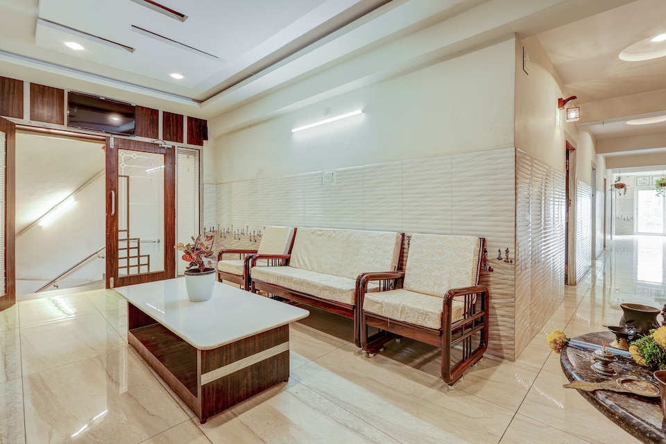 Hotel O Eluru Railway Station Formerly Sree Nitya Residency, Eluru, Eluru