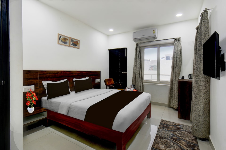 Super Hotel O Mysore Zoological Park Formerly Queens Comfort , Mysore City Center, Mysore