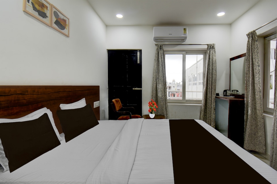 Super Hotel O Mysore Zoological Park Formerly Queens Comfort , Mysore City Center, Mysore