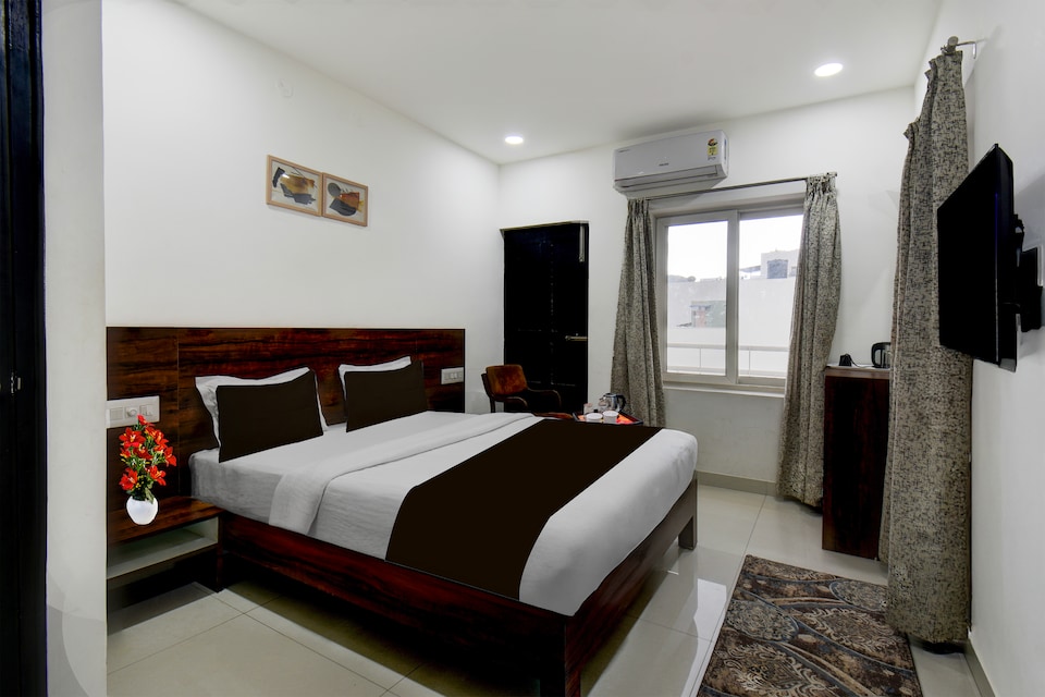 Super Hotel O Mysore Zoological Park Formerly Queens Comfort , Mysore City Center, Mysore