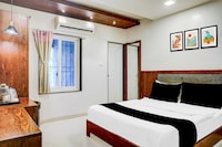 [Day Stay - 12 Hrs Slot : 8 AM to 8 PM] Townhouse Oak Gravity Inn
