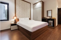 Dancenter Near West Lake Hanoi, Truc Bach Lake Formerly Le Grand The Central Park