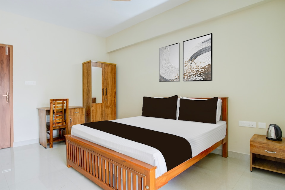 Hotel O SAN SQUARE, Thampanoor Trivandrum, Trivandrum