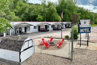 The Brookside Motel by Belvilla Keystone Near Mt.Rushmore